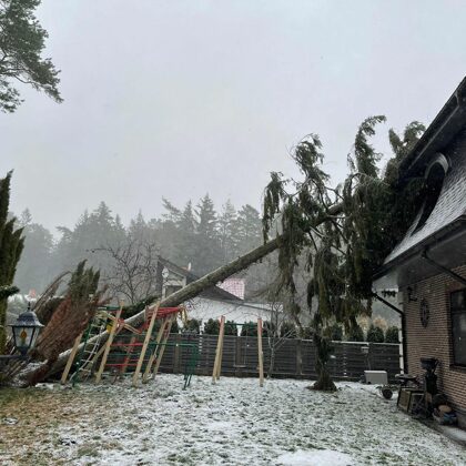 Vētras seko likvidēšana grūti pieejamā vietā
